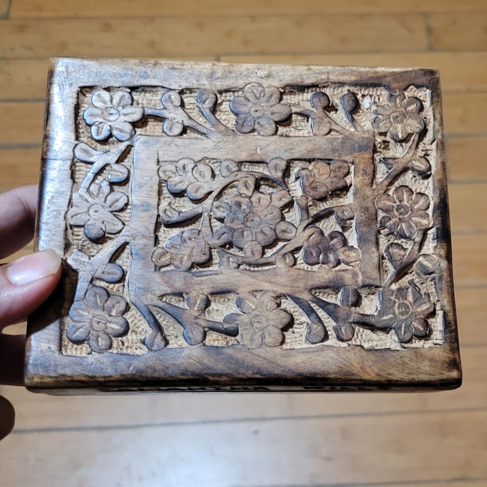 Vintage Samantha Wills Hand Carved Jewelry Trinket Keepsake Gift Box 6"